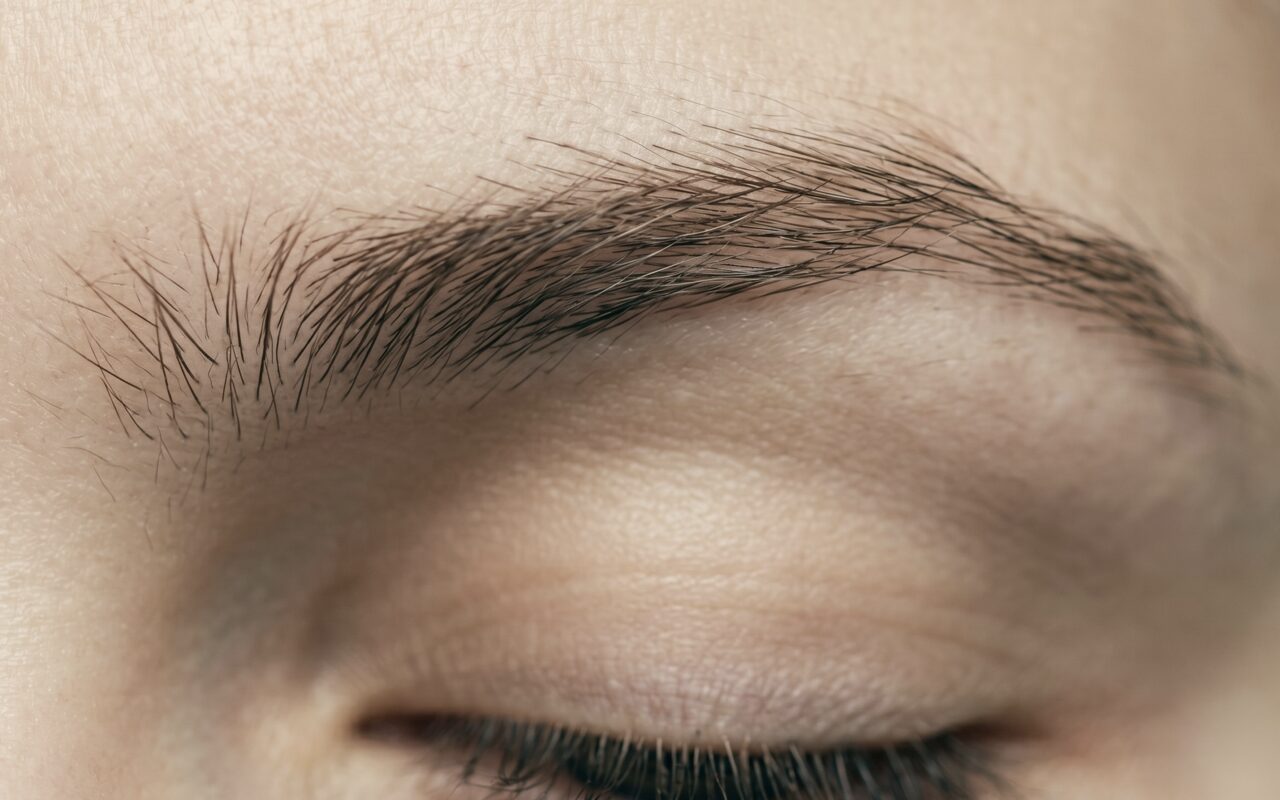 Brows before wax service