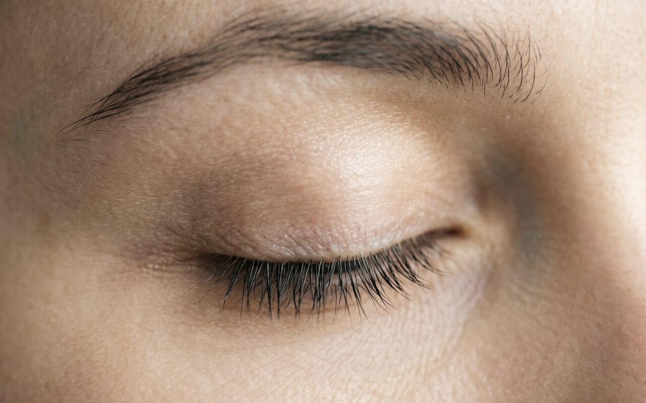 Lashes before lash lift
