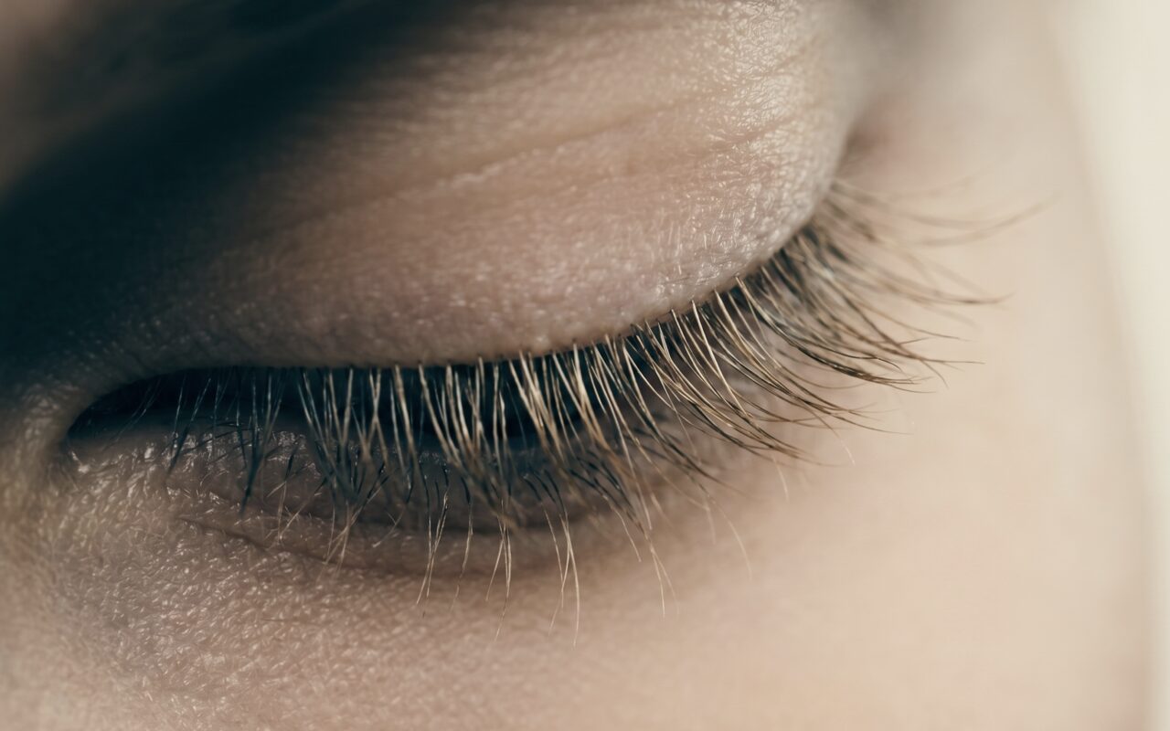 Lashes before tint